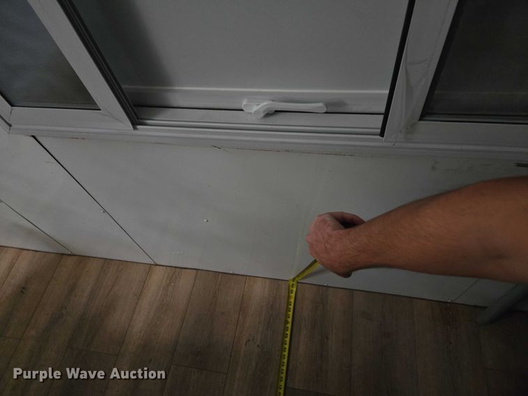 image for item EM7422 2001 S&S food trailer