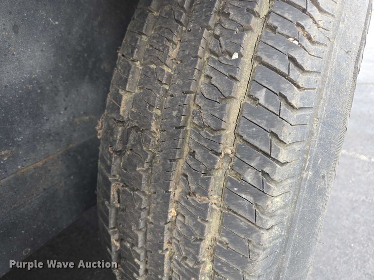 image for item EM7422 2001 S&S food trailer