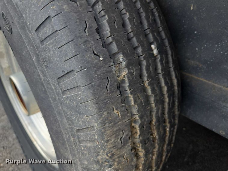 image for item EM7422 2001 S&S food trailer