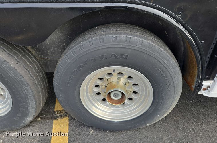 image for item EM7422 2001 S&S food trailer