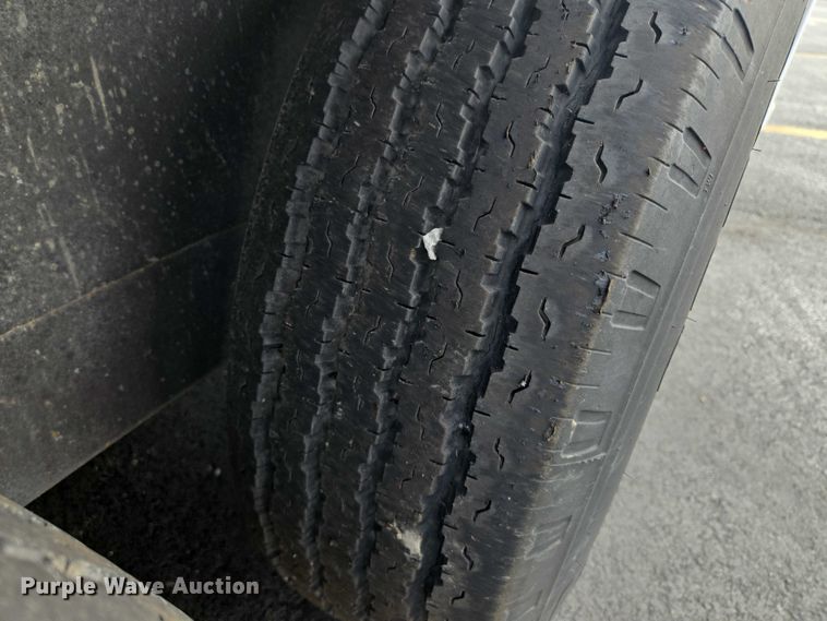 image for item EM7422 2001 S&S food trailer