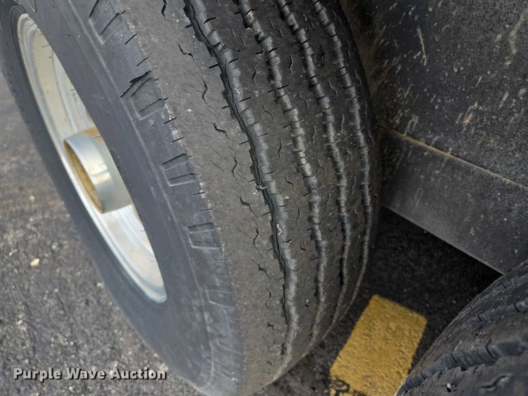 image for item EM7422 2001 S&S food trailer