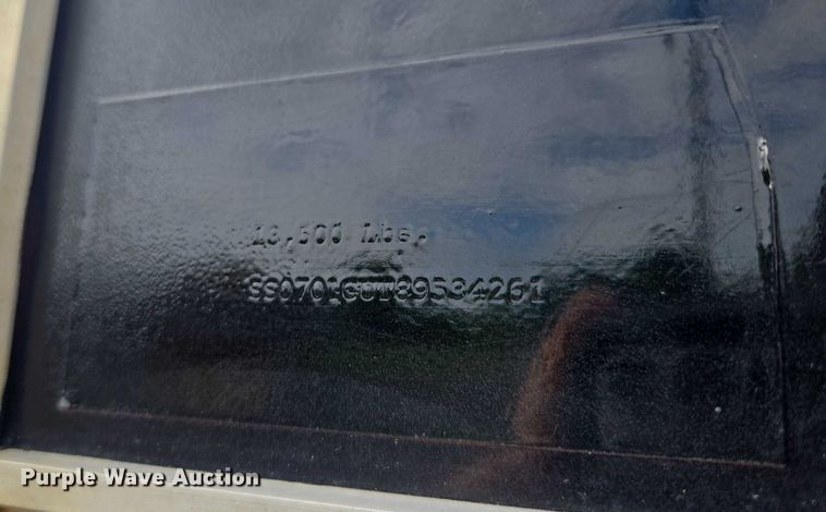 image for item EM7422 2001 S&S food trailer