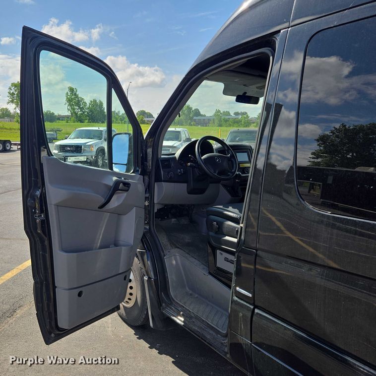 image for item EM7425 2014 Mercedes-Benz Sprinter 3500  party bus