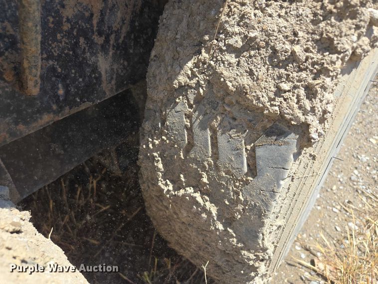 image for item EM7443 2016 PJ tilt deck equipment trailer