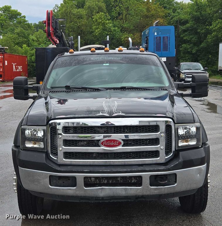 image for item EM7472 2005 Ford F550  utility / service truck
