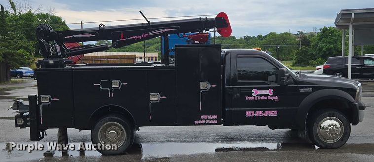 image for item EM7472 2005 Ford F550  utility / service truck