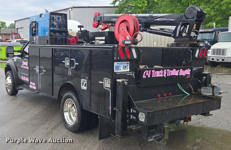 image for item EM7472 2005 Ford F550  utility / service truck