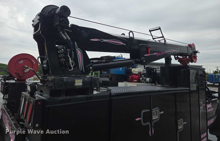 image for item EM7472 2005 Ford F550  utility / service truck