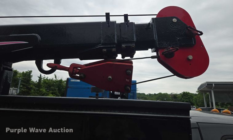 image for item EM7472 2005 Ford F550  utility / service truck