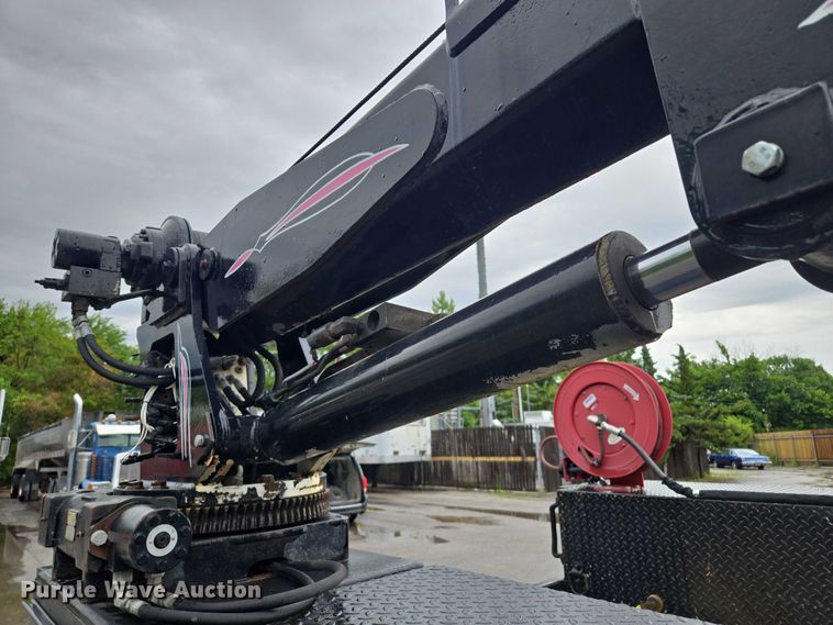 image for item EM7472 2005 Ford F550  utility / service truck