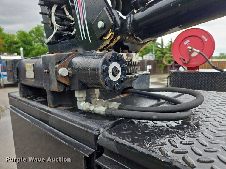 image for item EM7472 2005 Ford F550  utility / service truck