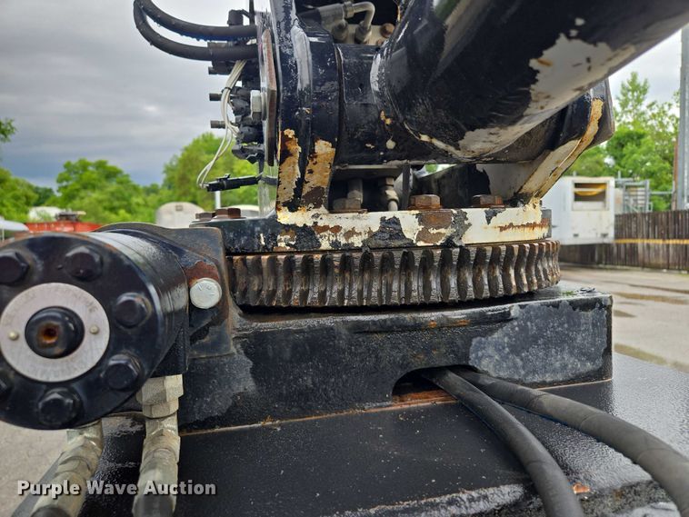 image for item EM7472 2005 Ford F550  utility / service truck