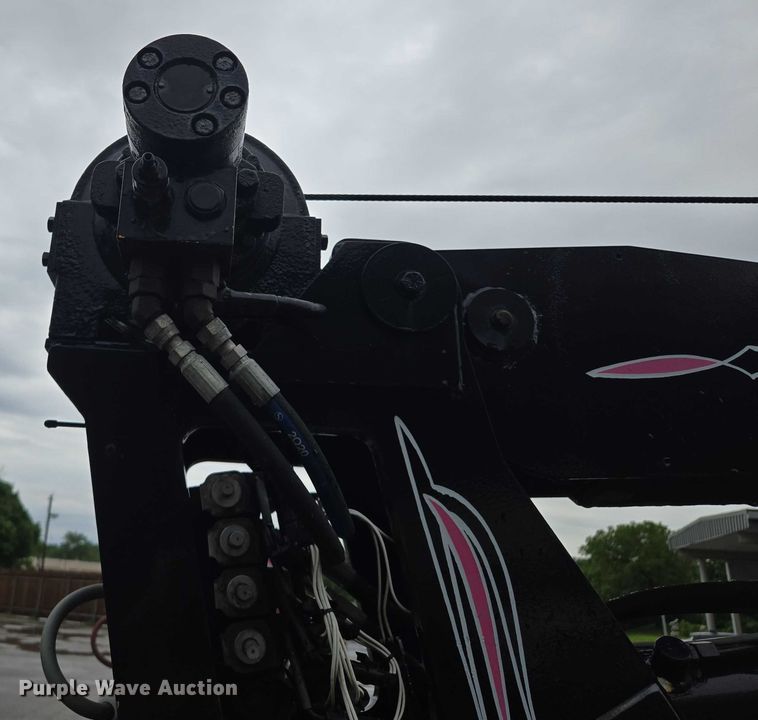 image for item EM7472 2005 Ford F550  utility / service truck