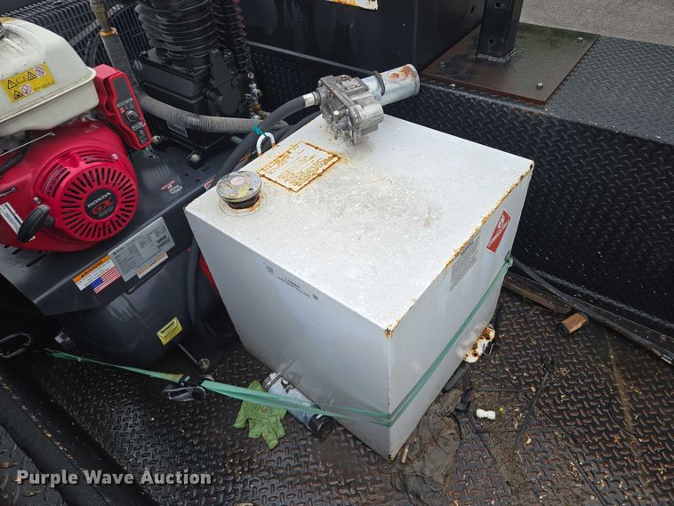 image for item EM7472 2005 Ford F550  utility / service truck