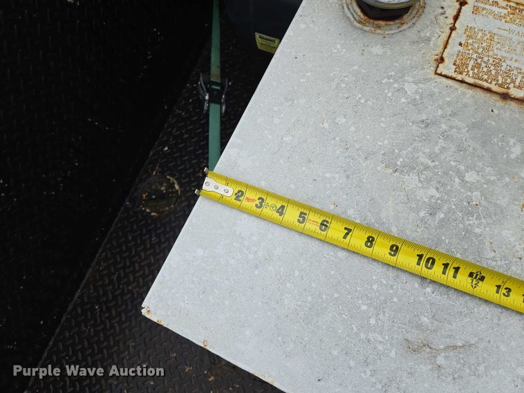 image for item EM7472 2005 Ford F550  utility / service truck