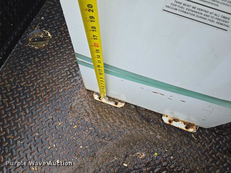 image for item EM7472 2005 Ford F550  utility / service truck