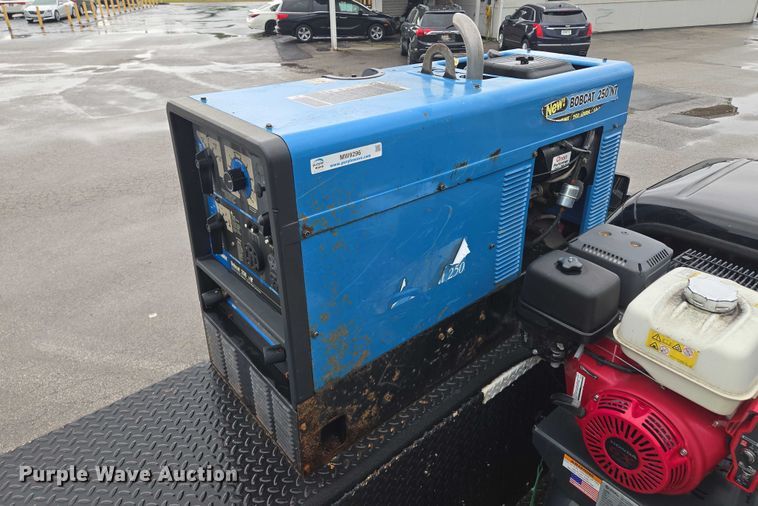 image for item EM7472 2005 Ford F550  utility / service truck