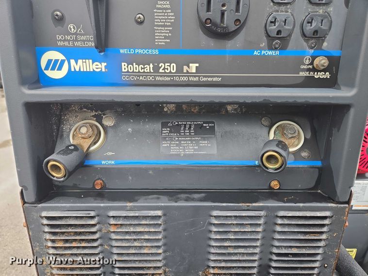 image for item EM7472 2005 Ford F550  utility / service truck