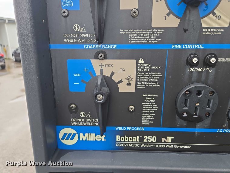 image for item EM7472 2005 Ford F550  utility / service truck