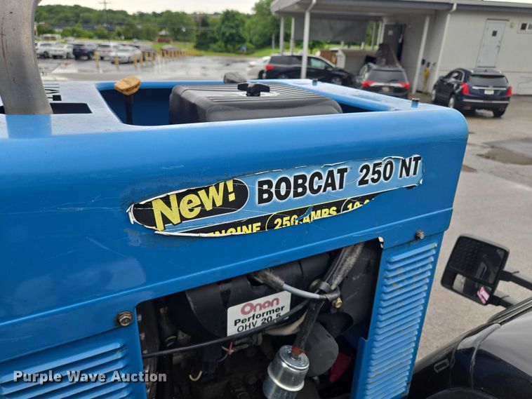 image for item EM7472 2005 Ford F550  utility / service truck