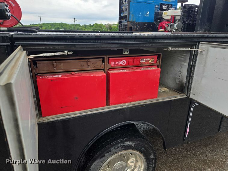 image for item EM7472 2005 Ford F550  utility / service truck