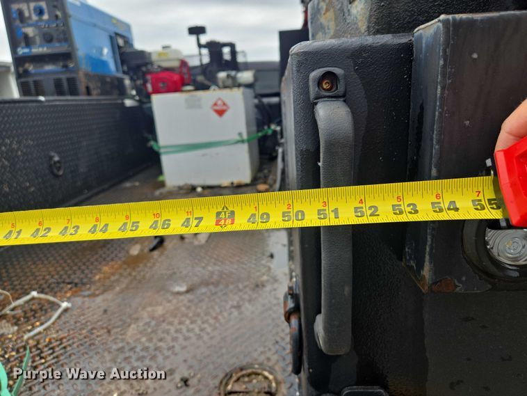 image for item EM7472 2005 Ford F550  utility / service truck