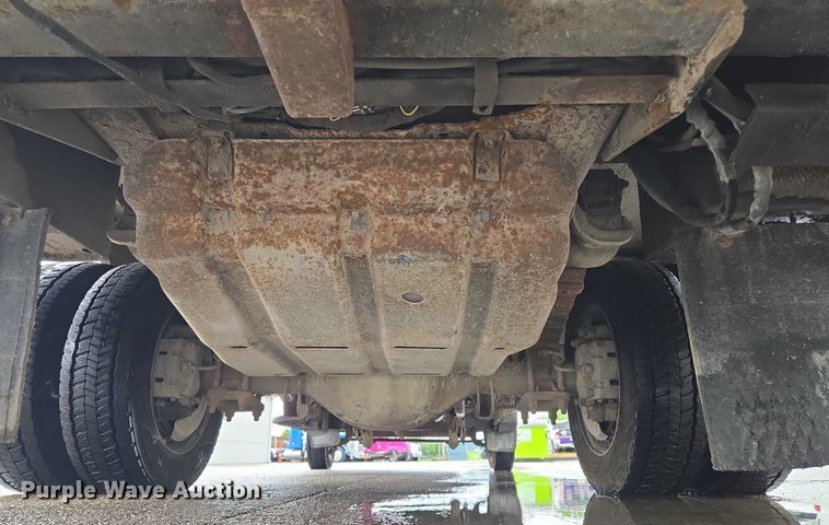 image for item EM7472 2005 Ford F550  utility / service truck