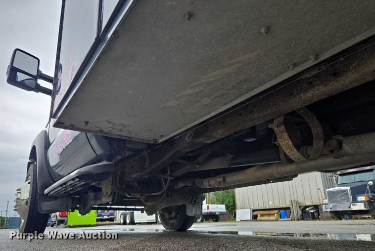 image for item EM7472 2005 Ford F550  utility / service truck