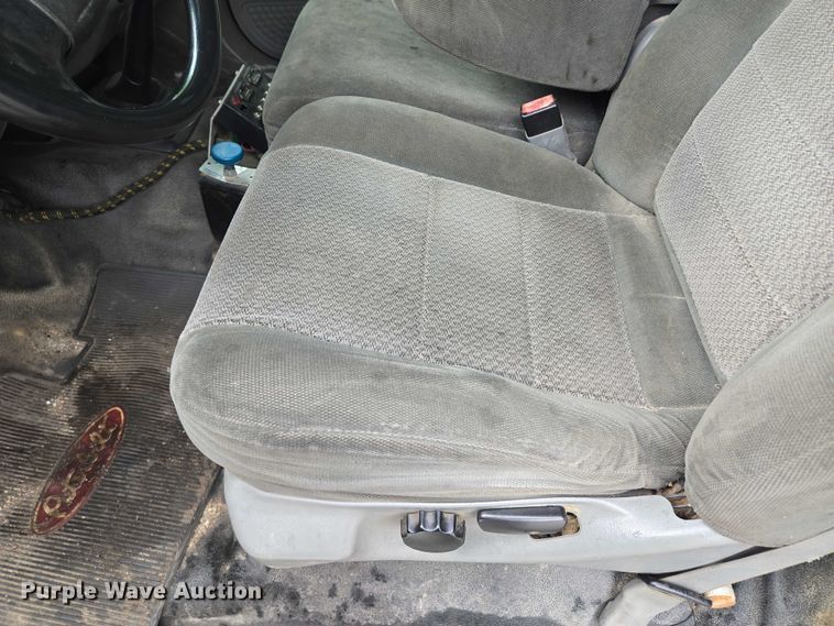 image for item EM7472 2005 Ford F550  utility / service truck