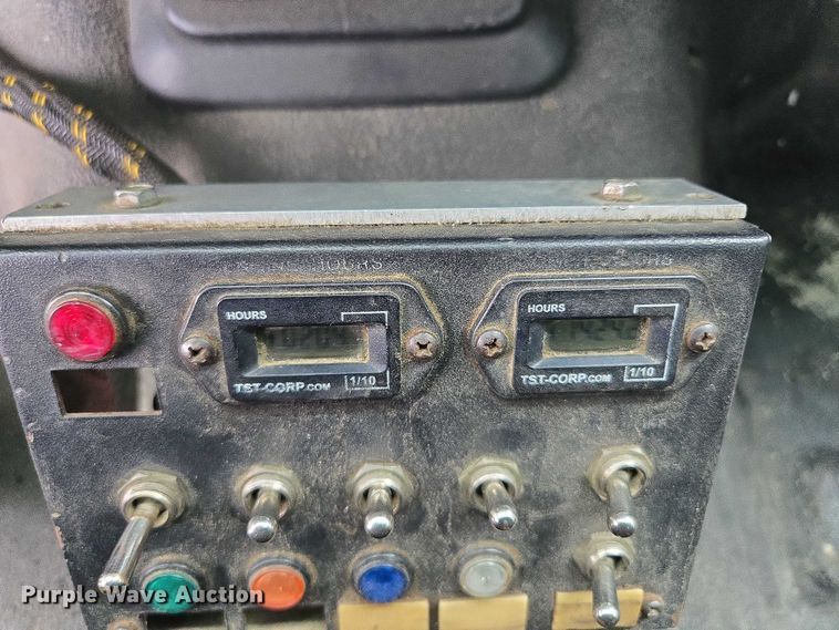 image for item EM7472 2005 Ford F550  utility / service truck