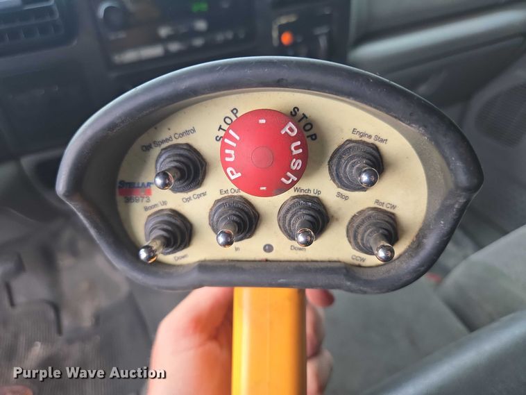 image for item EM7472 2005 Ford F550  utility / service truck