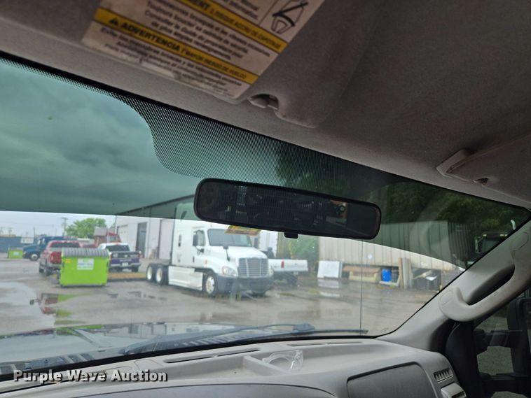 image for item EM7472 2005 Ford F550  utility / service truck