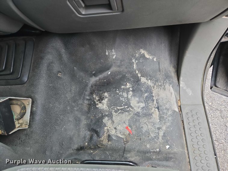 image for item EM7472 2005 Ford F550  utility / service truck