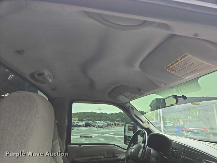 image for item EM7472 2005 Ford F550  utility / service truck