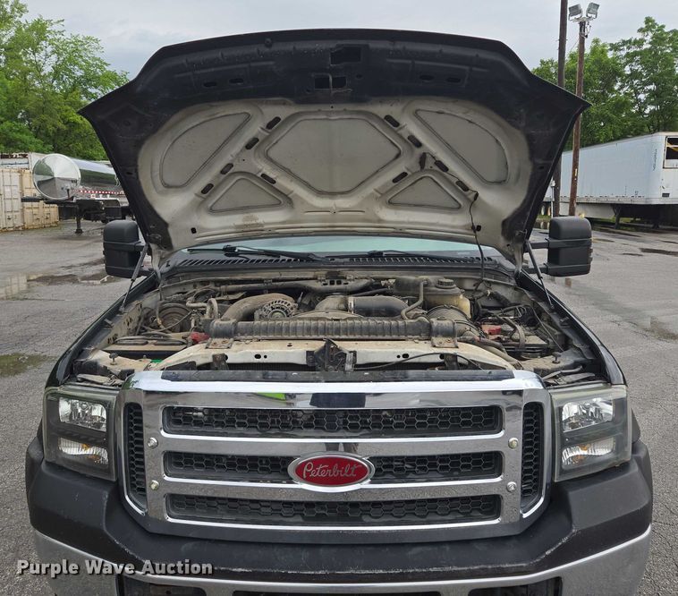 image for item EM7472 2005 Ford F550  utility / service truck