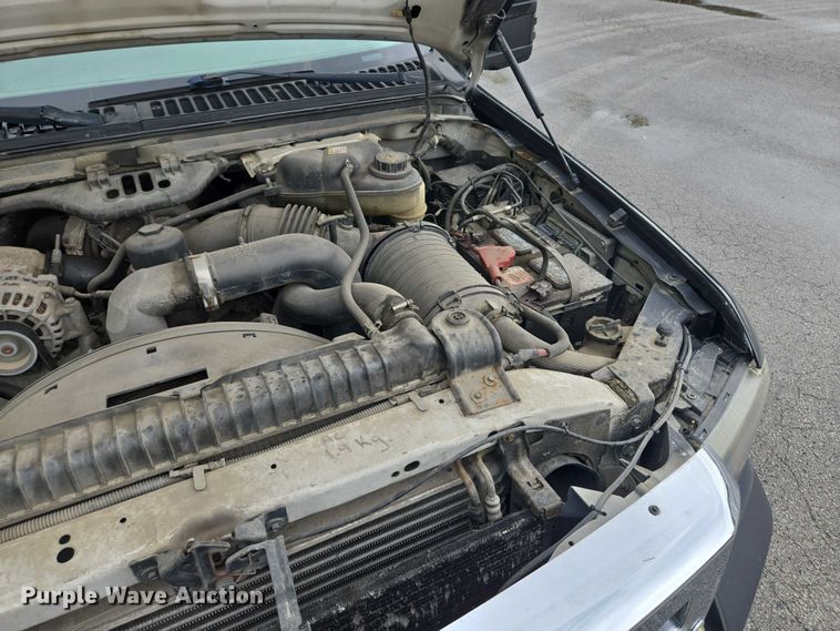 image for item EM7472 2005 Ford F550  utility / service truck