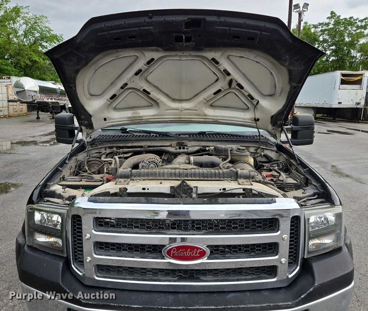 image for item EM7472 2005 Ford F550  utility / service truck