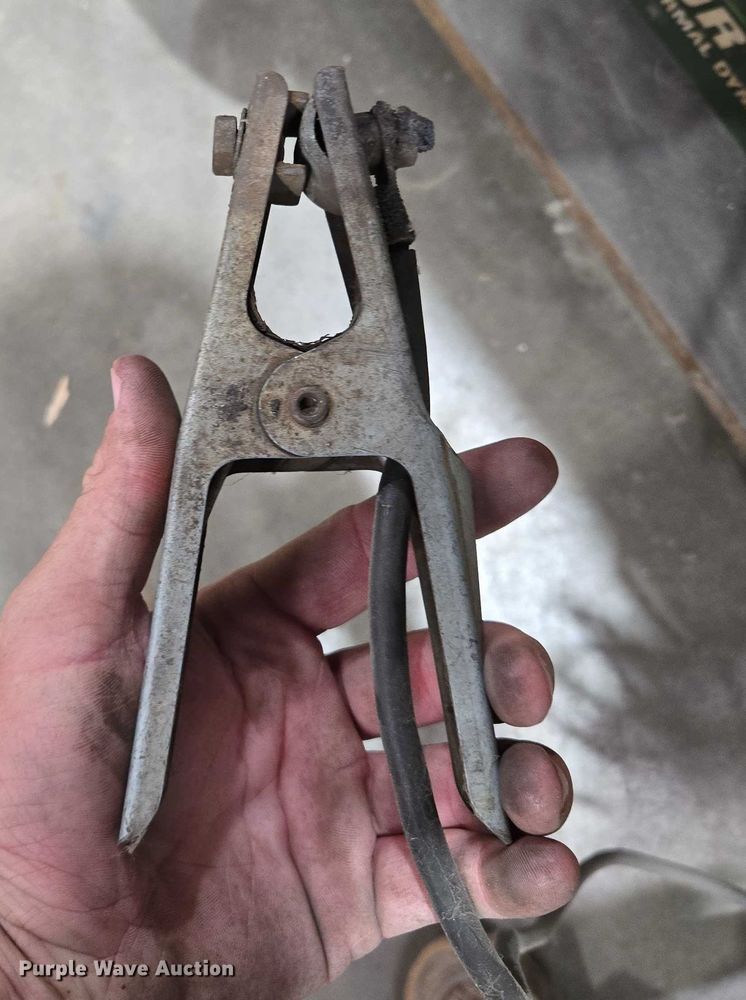 image for item EM7485 2014 Victor Thermal Dynamics CutMaster 52 plasma cutter