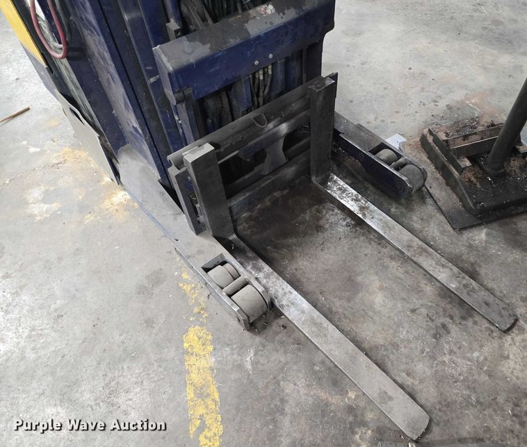 image for item EM7487 Komatsu FR18S-2A reach truck 