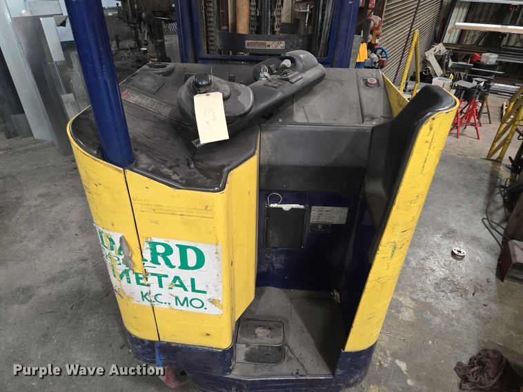 image for item EM7487 Komatsu FR18S-2A reach truck 