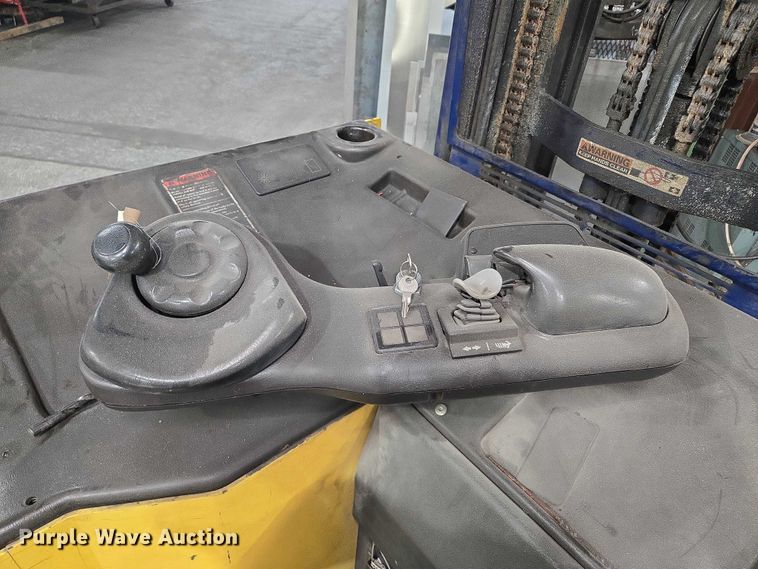 image for item EM7487 Komatsu FR18S-2A reach truck 