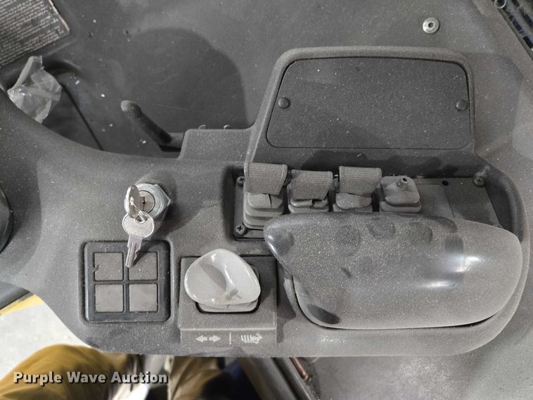 image for item EM7487 Komatsu FR18S-2A reach truck 