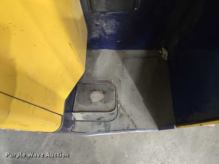 image for item EM7487 Komatsu FR18S-2A reach truck 