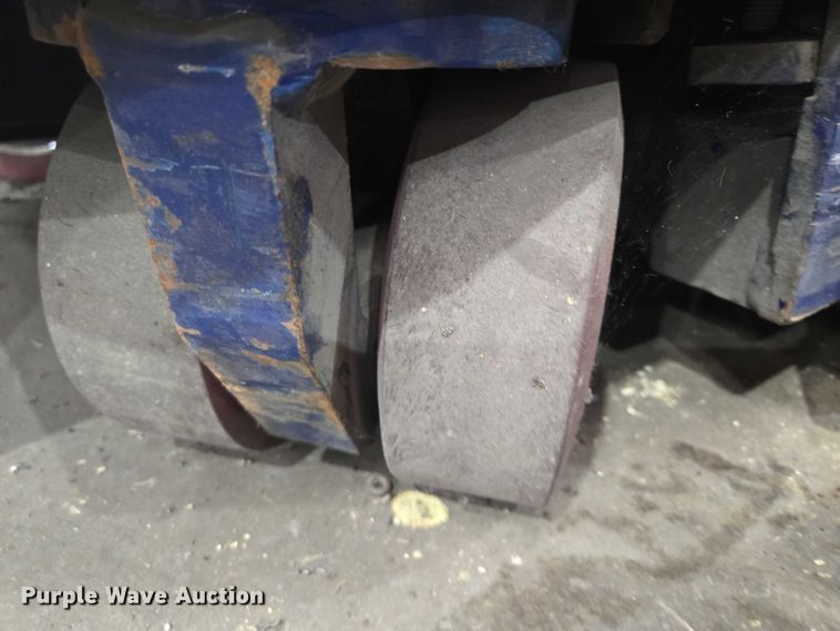 image for item EM7487 Komatsu FR18S-2A reach truck 