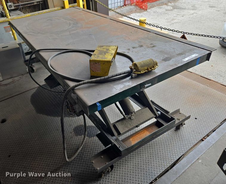 image for item EM7488 Hydraulic lift table