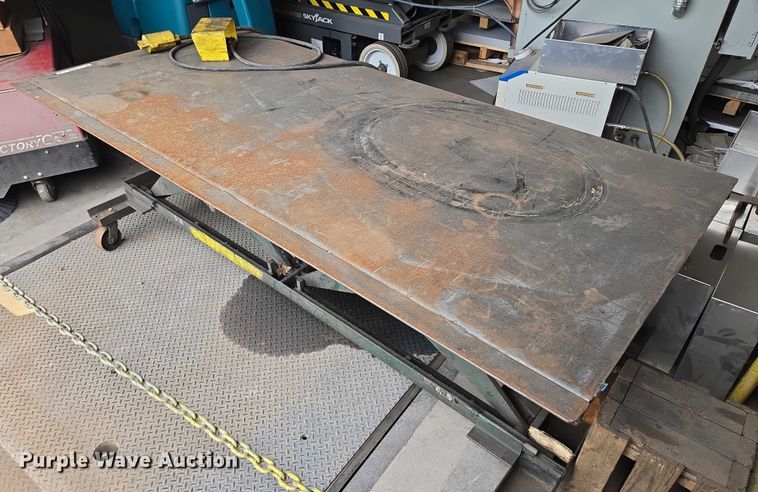 image for item EM7488 Hydraulic lift table