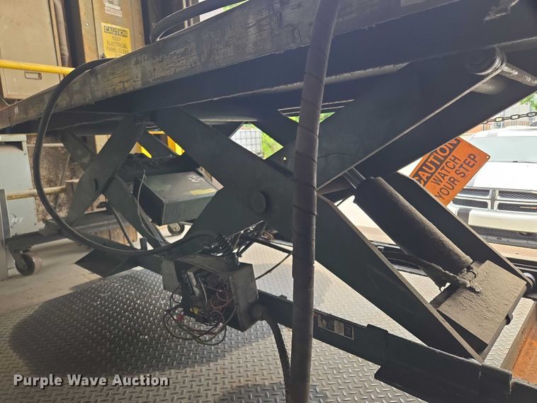 image for item EM7488 Hydraulic lift table