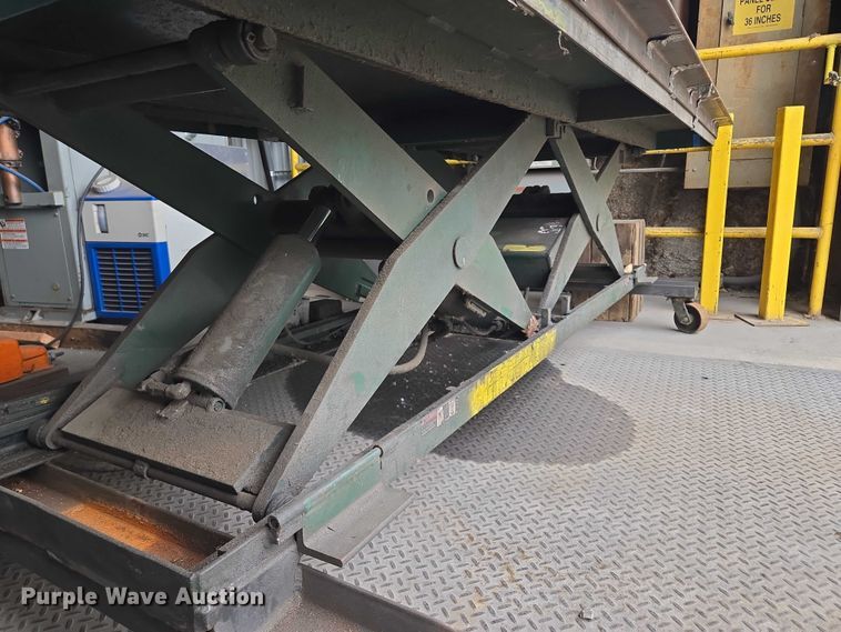 image for item EM7488 Hydraulic lift table