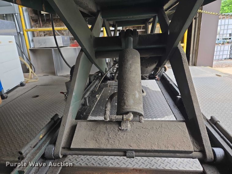 image for item EM7488 Hydraulic lift table